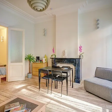 The Greenplace Lodge. In Heart Of Antwerp. Apartment
